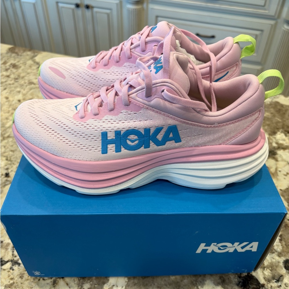 NEW in Box! Women’s Hoka Bondi Size 8